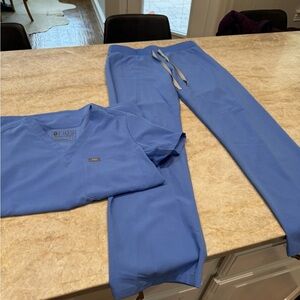 Figs scrubs classic fit